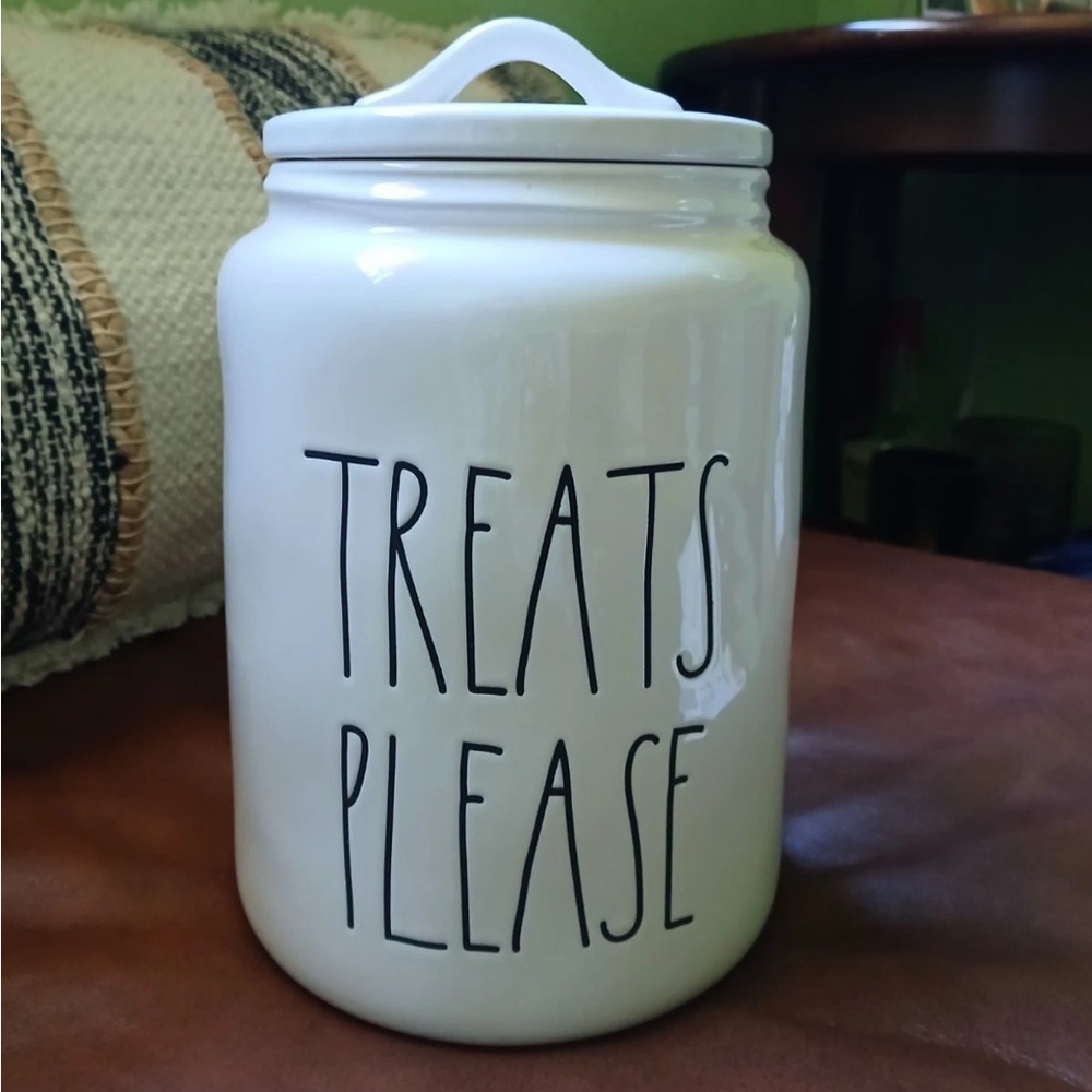 RAE DUNN ‘TREATS PLEASE’ Large Canister | Artisan Collection by Magenta | 32 oz